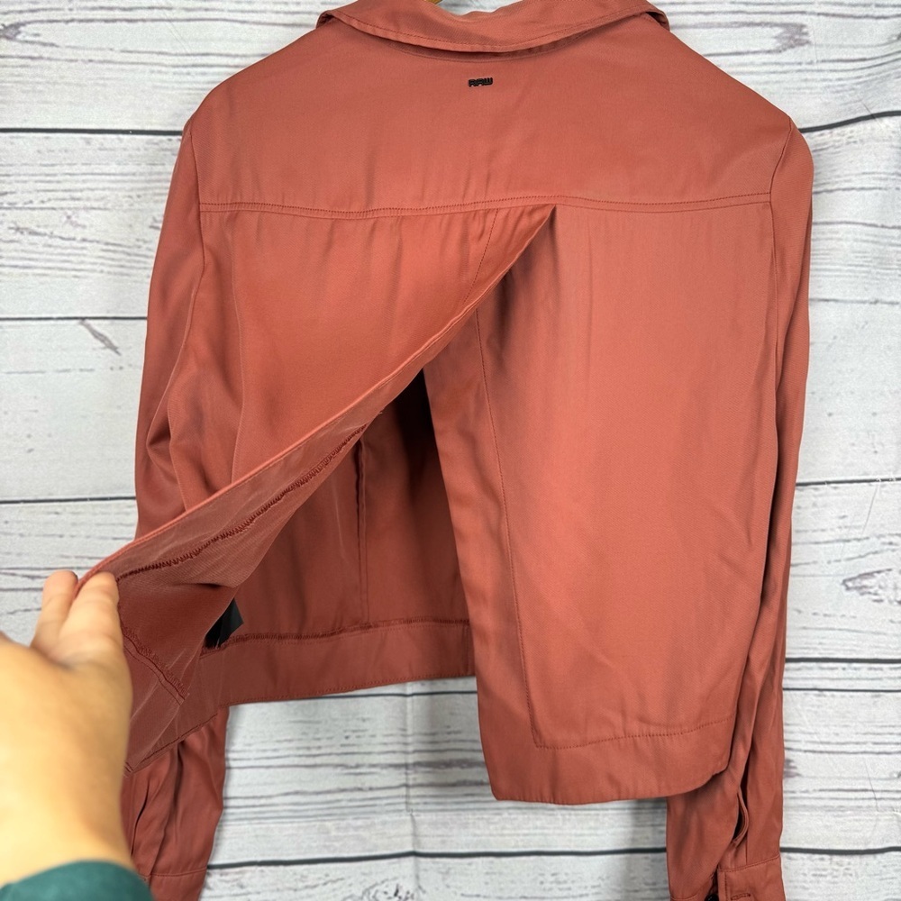 G-Star RAW Vodan De Cropped Open Back
Shirt Size M - Picture 10 of 14
